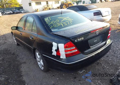 2005 Mercedes-Benz C 320 Luxury/Sport z USA, uszkodzony, nr VIN WDBRF64J85F678090